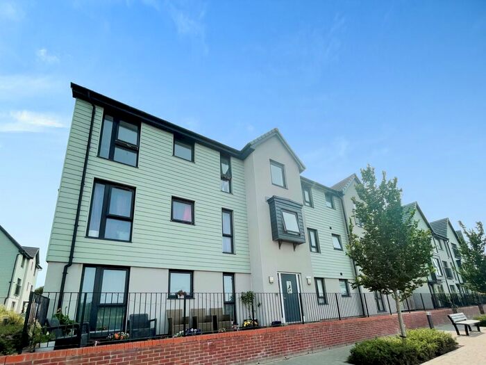 2 Bedroom Flat To Rent In Rhodfa Cambo, Barry, CF62