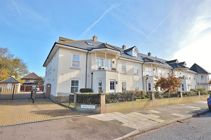2 Bedroom Flat For Sale In Crossley View, Marine Parade East, Clacton-On-Sea, CO15