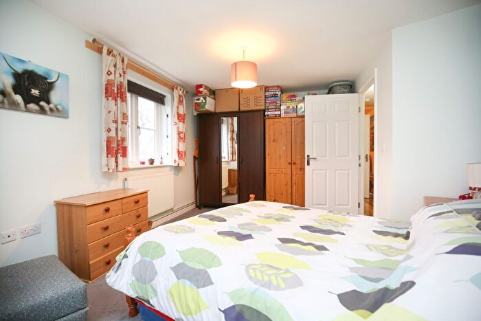 2 Bedroom Flat For Sale In Field Farm Road, Belgrave, Tamworth, B77