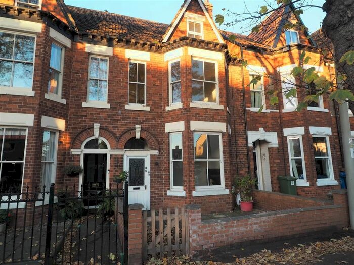 5 Bedroom Terraced House To Rent In Cliff Road, Hornsea, HU18