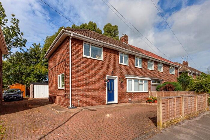 3 Bedroom Semi-Detached House For Sale In Queens Drive, Dodworth, Barnsley, S75