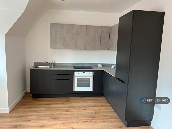 1 Bedroom Flat To Rent In Station Road, Beaconsfield, HP9