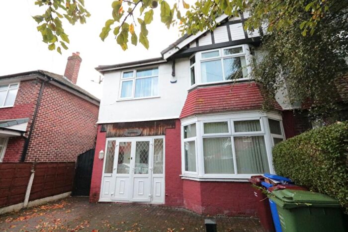 4 Bedroom Semi-Detached House To Rent In Park Drive, Manchester, M16