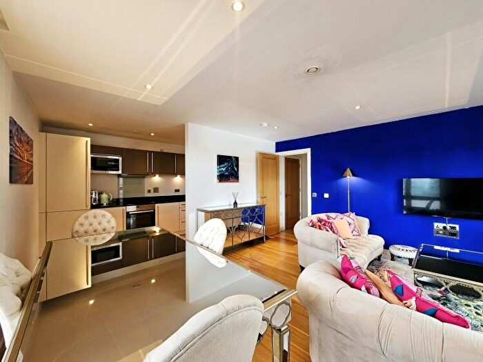 2 Bedroom Apartment To Rent In Watermans Place Wharf Approach Leeds, LS1
