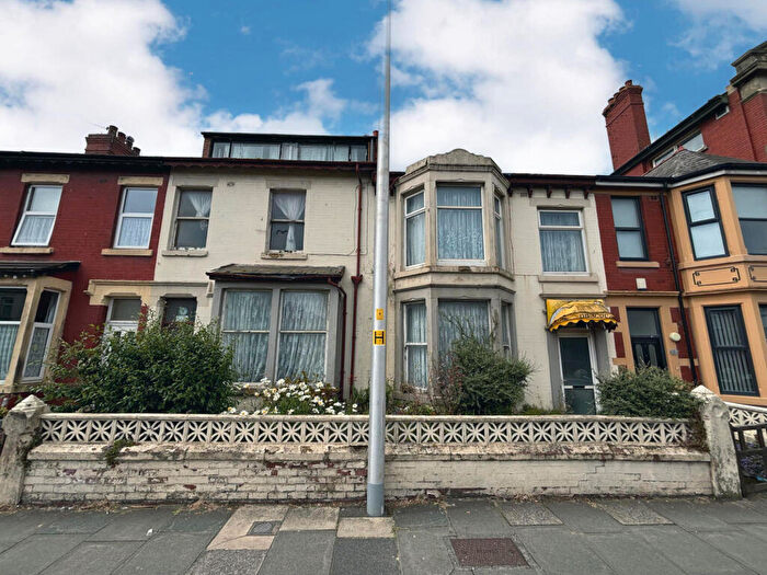 13 Bedroom Terraced House For Sale In Grasmere Road, Blackpool, FY1