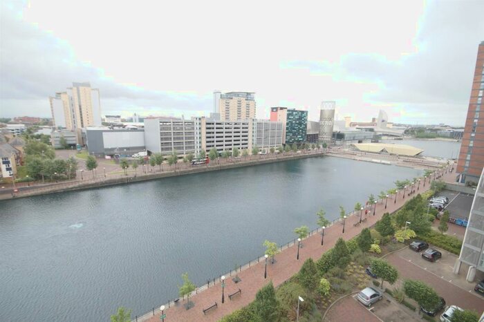 2 Bedroom Flat To Rent In The Quays, Salford, M50
