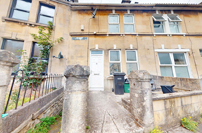 6 Bedroom Terraced House To Rent In Brook Road, BA2