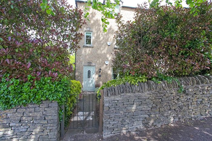2 Bedroom Flat For Sale In Westcote Place, Chipping Norton, OX7