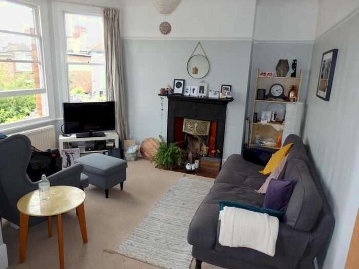 2 Bedroom Flat To Rent In Northview Road, Crouch End, N8