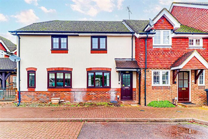 2 Bedroom Property To Rent In Little Manor Gardens, Cranleigh, GU6