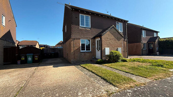 2 Bedroom Semi-Detached House To Rent In Compass Close, Littlehampton, BN17