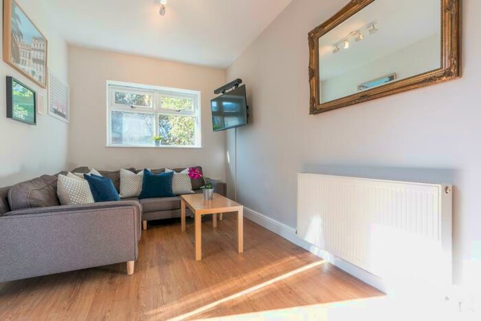 6 Bedroom Terraced House To Rent In Montgomerie Road, Portsmouth, PO5