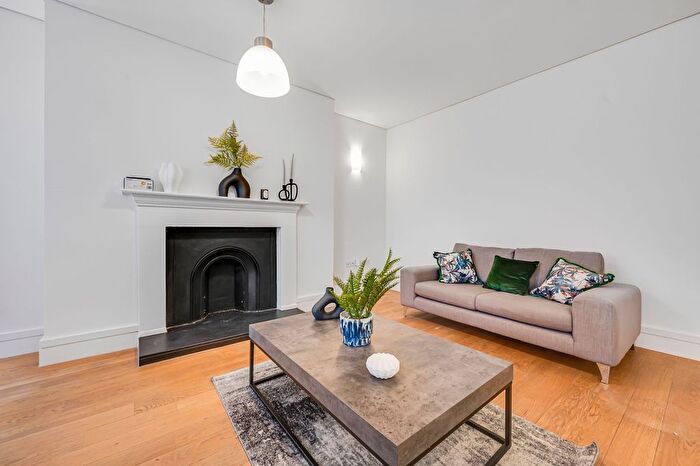 1 Bedroom Flat To Rent In Devonshire Place, Marylebone, W1G