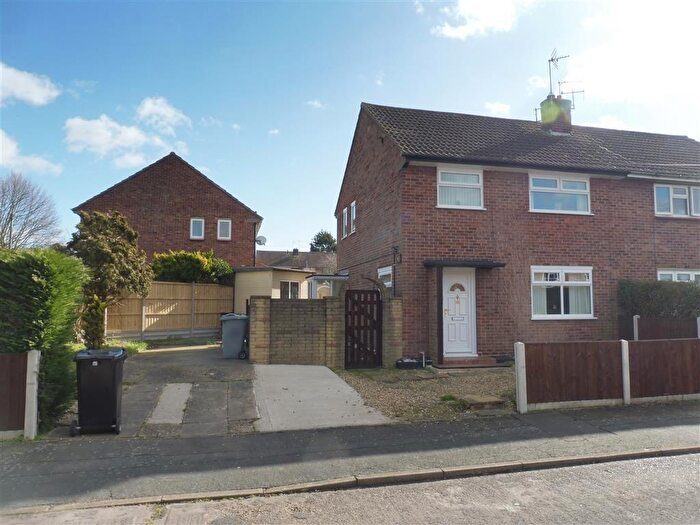 3 Bedroom House To Rent In Queensway, Grantham, NG31
