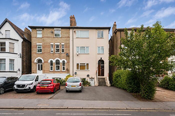 2 Bedroom Flat To Rent In Selhurst Road, London, SE25