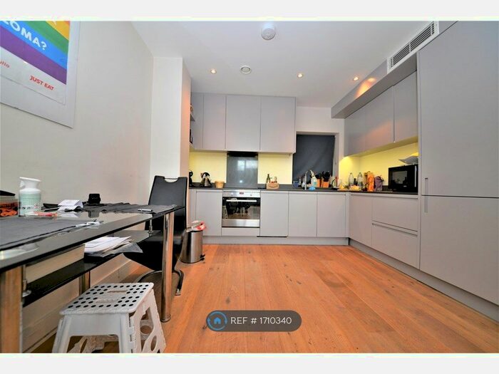 2 Bedroom Flat To Rent In Akexa House, London, N4