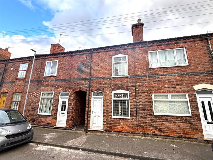 3 Bedroom Terraced House For Sale In Wetmore Road, Burton-On-Trent, DE14