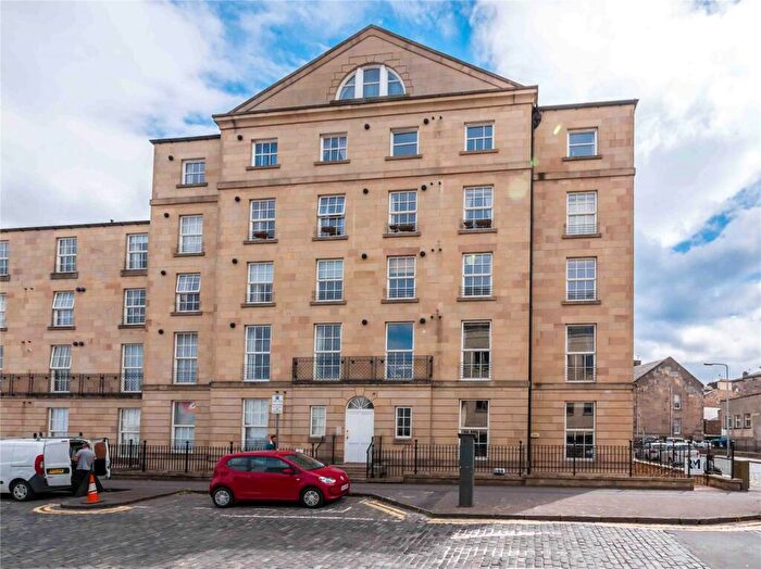 2 Bedroom Flat To Rent In East London Street, Edinburgh, EH7