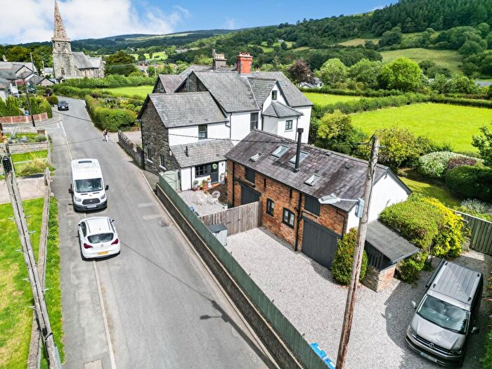 6 Bedroom Semi-Detached House For Sale In Maesteg, Corwen, LL21