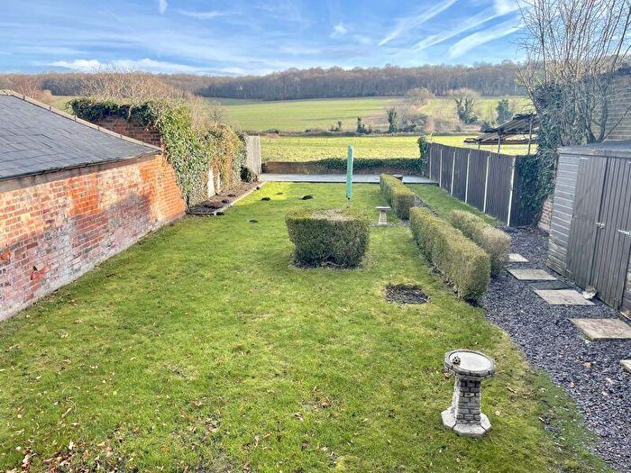 3 Bedroom Detached House For Sale In The Green, High Wycombe, HP10