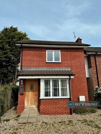 3 Bedroom Semi-Detached House To Rent In Pound Hill, Bacton, IP14