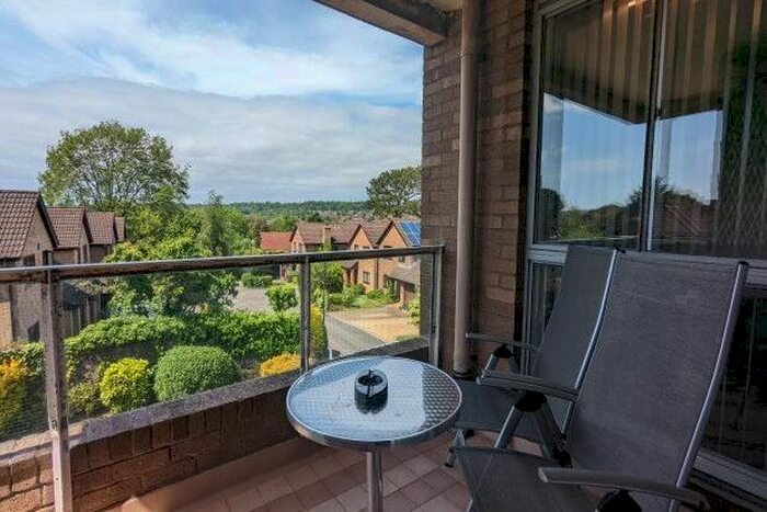 2 Bedroom Flat To Rent In Westonian Court, Bristol, BS9