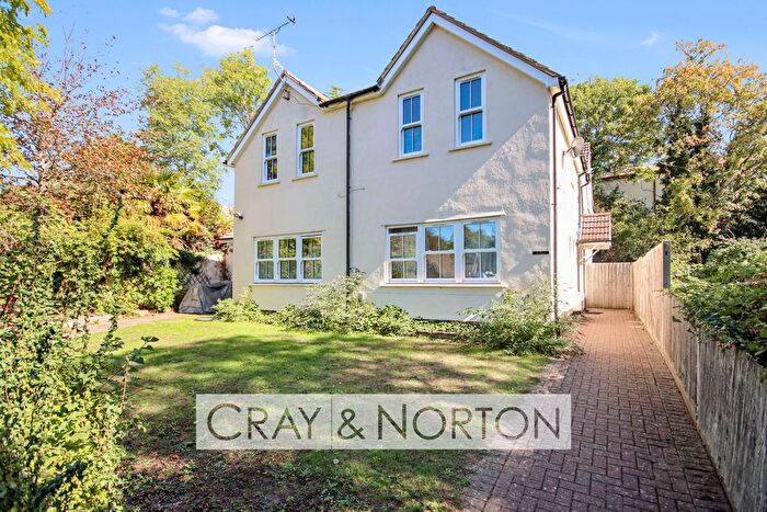 2 Bedroom Flat For Sale In Thanescroft Gardens, Croydon, CR0