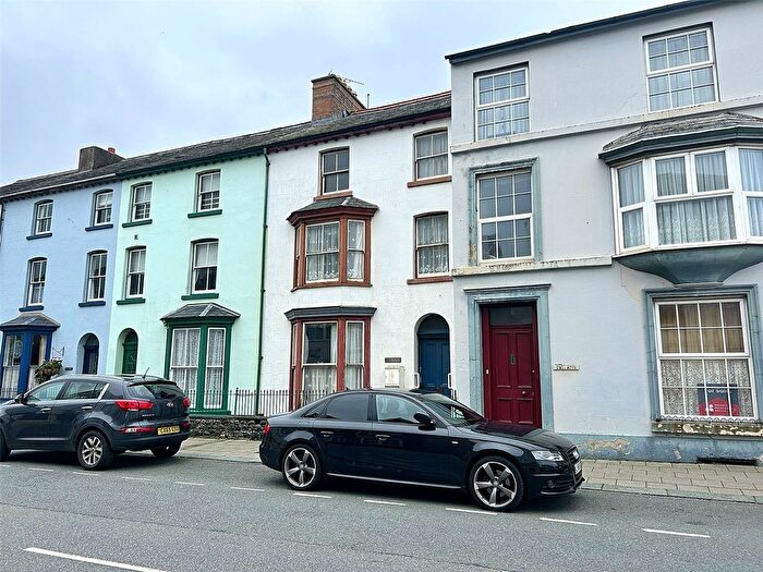 5 Bedroom Flat For Sale In High Street, Tywyn, Gwynedd, LL36