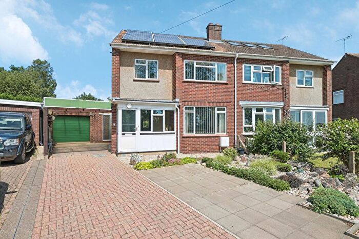 3 Bedroom Semi Detached House For Sale In Russell Crescent, Maulden, MK45