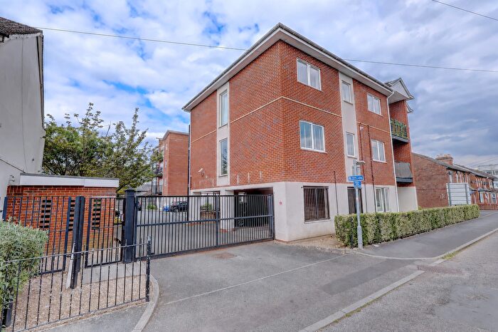 2 Bedroom Flat To Rent In Abercromby Avenue, High Wycombe, Buckinghamshire, HP12