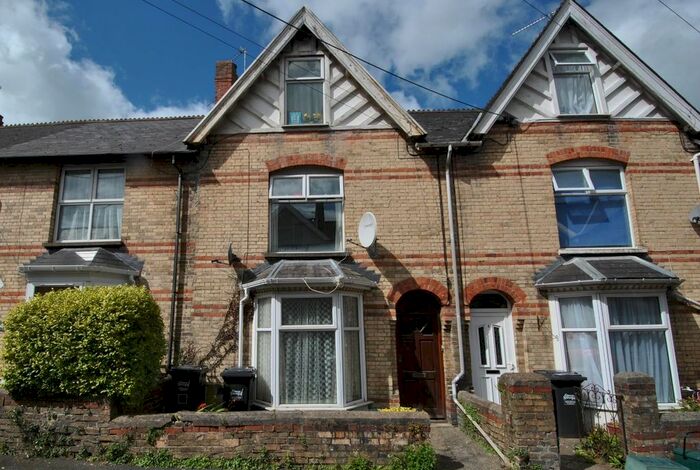 1 Bedroom Flat To Rent In Gloster Road, Barnstaple, EX32