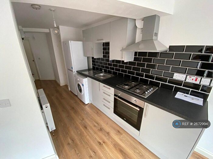 1 Bedroom Flat To Rent In Carlton Parade, Orpington, BR6