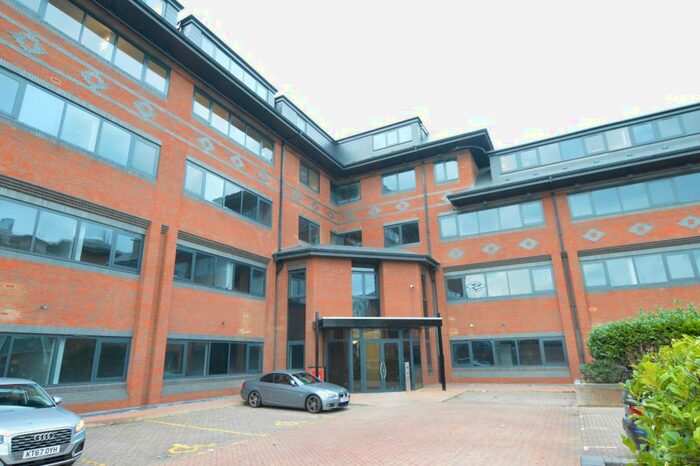 1 Bedroom Flat To Rent In Abbott House, St Albans, AL1