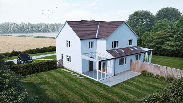 3 Bedroom Semi-Detached House For Sale In Maypole Road, Heybridge, CM9