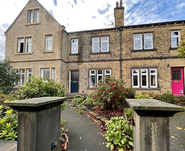 4 Bedroom Terraced House For Sale In Elmfield Road, Birkby, Huddersfield, HD2