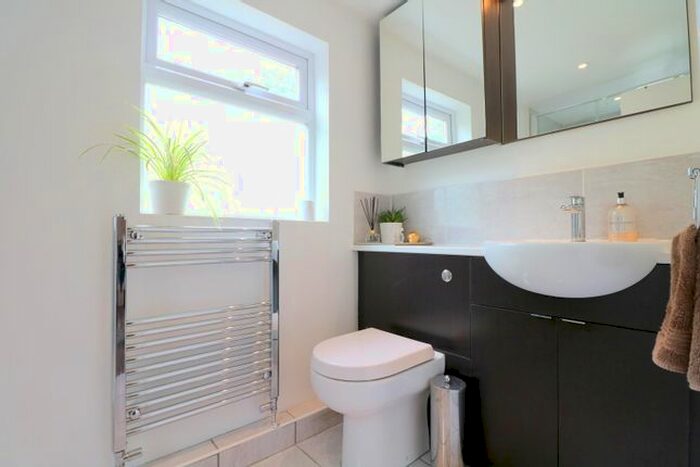 1 Bedroom Flat To Rent In Mosslea Road, Penge, London, SE20