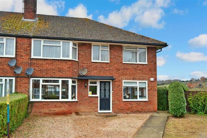 2 Bedroom Maisonette For Sale In Cornwallis Avenue, Linton, Maidstone, Kent ME17