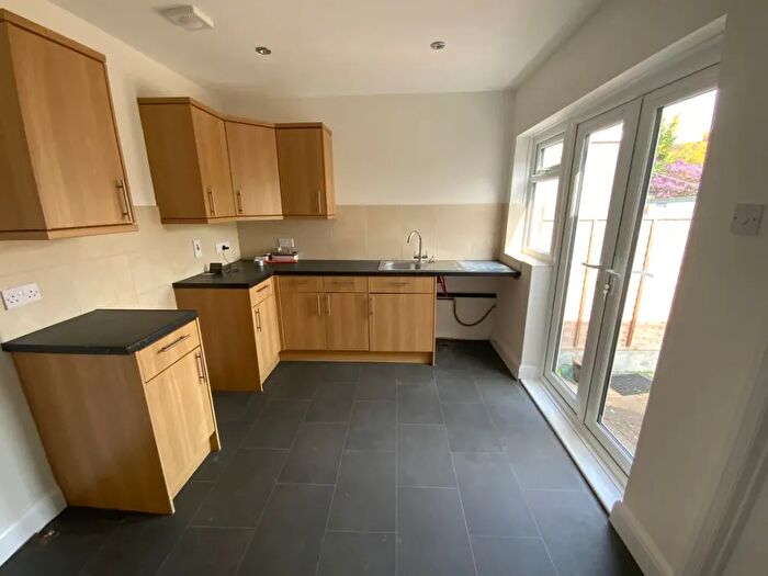 3 Bedroom End Of Terrace House To Rent In District Road, Wembley, HA0