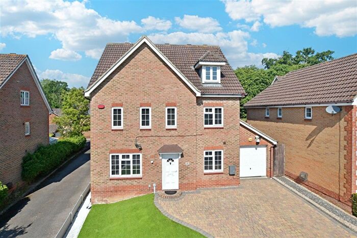 6 Bedroom Detached House For Sale In Sweet Bay Crescent, Godinton Park, Ashford, Kent, TN23