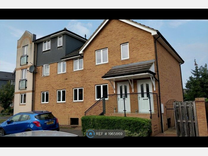 1 Bedroom Maisonette To Rent In Meadow Croft, Staines-Upon-Thames, TW18