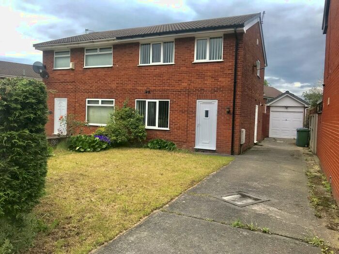 3 Bedroom Semi-Detached House To Rent In Conwy Drive, L6