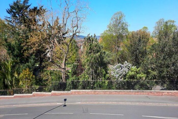 2 Bedroom Flat To Rent In Beacon Hill, Exmouth, EX8