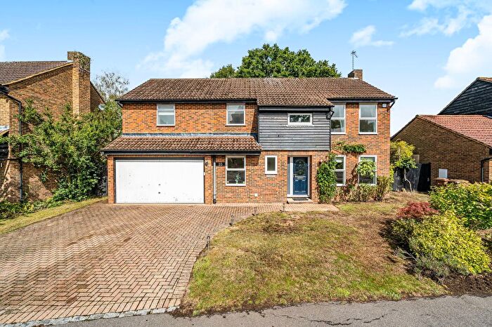 4 Bedroom Detached House For Sale In Parkside Place, Leatherhead, KT24