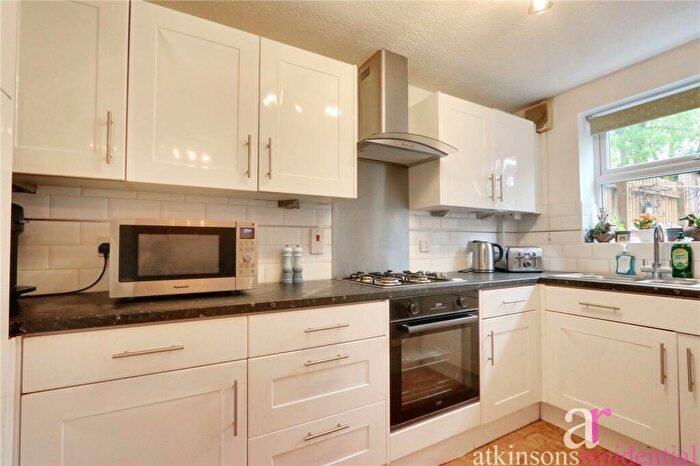 3 Bedroom Terraced House For Sale In Vicars Moor Lane, London, N21