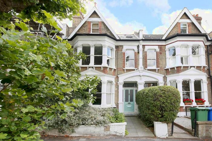 1 Bedroom Apartment To Rent In Beckwith Road, Herne Hill, London, SE24