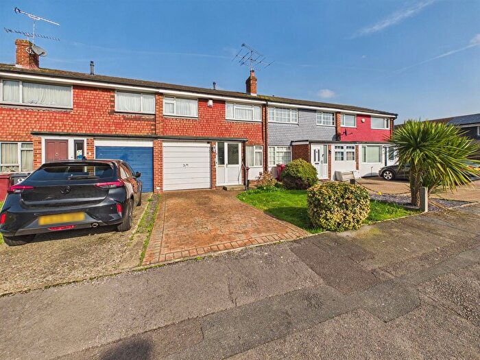 3 Bedroom Terraced House For Sale In Westbrook Road, Reading, RG30