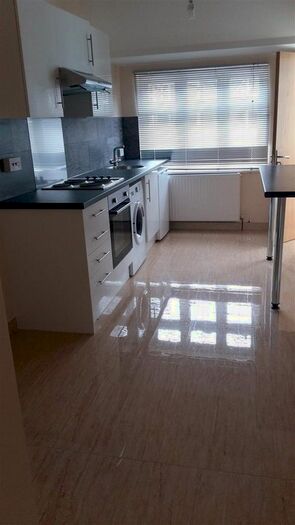 Studio To Rent In Totternhoe Close, Harrow, HA3