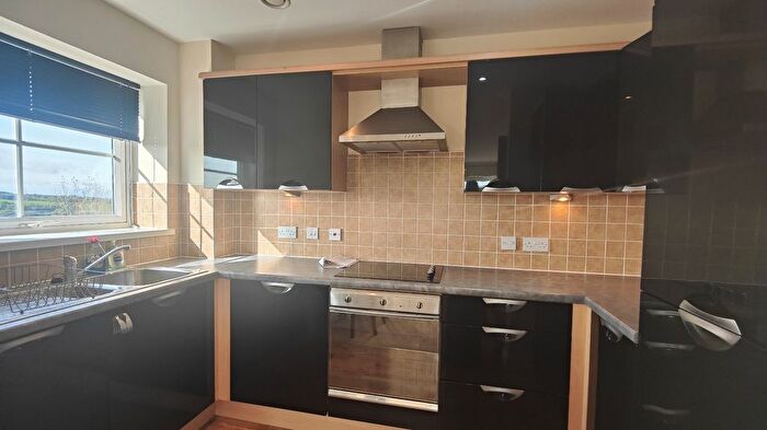 2 Bedroom Flat To Rent In Waterside, Fairburn, Knottingley, North Yorkshire, WF11