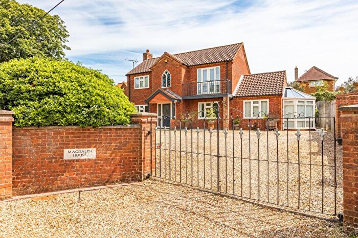 4 Bedroom Detached House For Sale In Beautifully Presented Home With Golf Course Views In Heacham, PE31