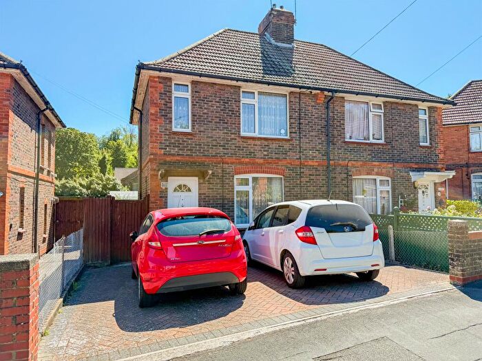 2 Bedroom End Of Terrace House For Sale In Beechy Avenue, Eastbourne, BN20